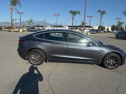 Used 2018 Tesla Model 3 Long Range image 9