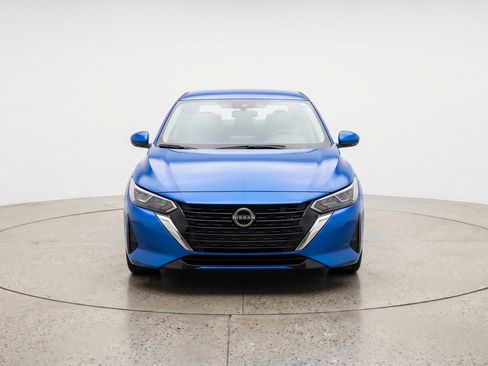 Used 2025 Nissan Sentra SV FWD image 2