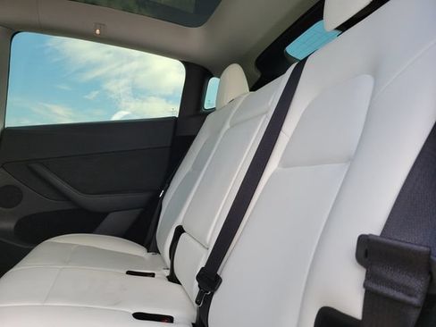 Used 2023 Tesla Model Y Long Range AWD/4WD image 10