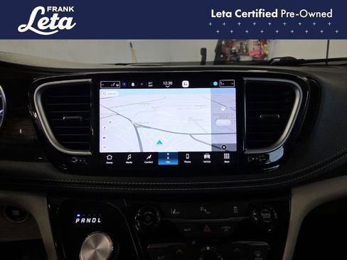 Used 2023 Chrysler Pacifica Limited image 10