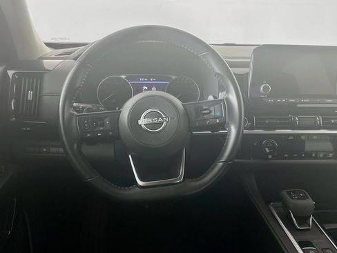 Used 2024 Nissan Pathfinder SV AWD/4WD image 18