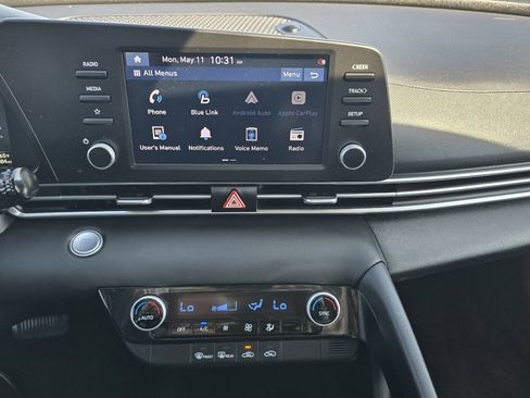 Used 2022 Hyundai Elantra SEL FWD image 27