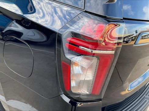 Used 2021 Chevrolet Tahoe Z71 w/ Luxury Package image 28