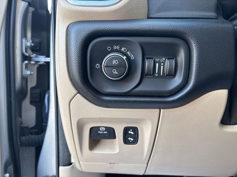 Used 2019 RAM 1500 Big Horn image 39
