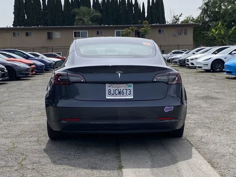 Used 2018 Tesla Model 3 Long Range image 3