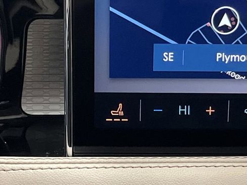 Used 2023 Lincoln Corsair AWD image 7