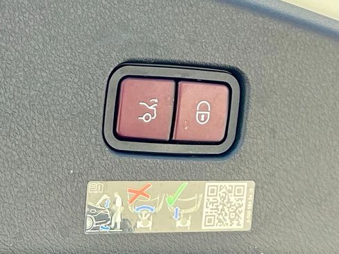 Certified 2024 Mercedes-Benz CLE 300 4MATIC Coupe image 25