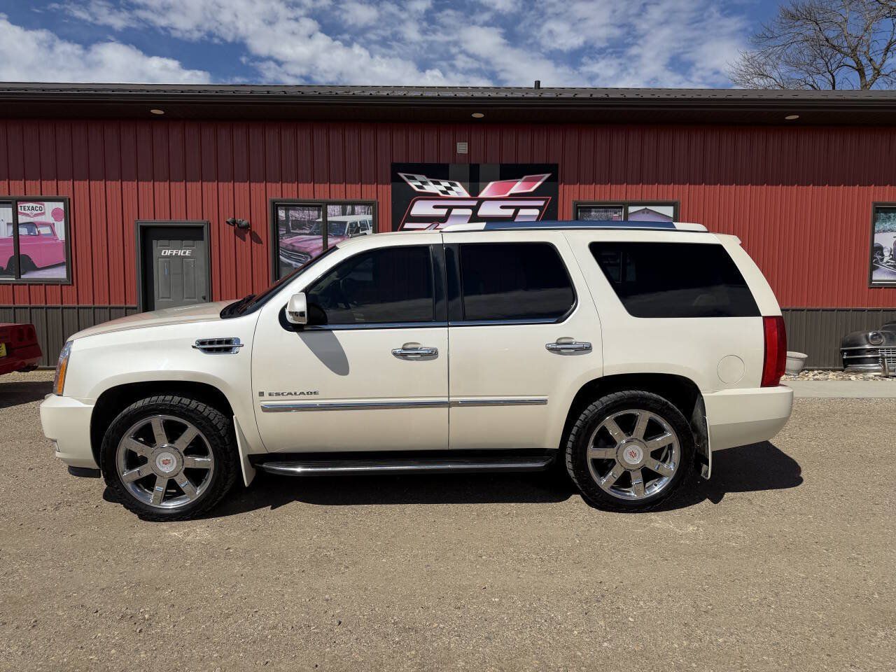 Used 2009 Cadillac Escalade AWD image 1
