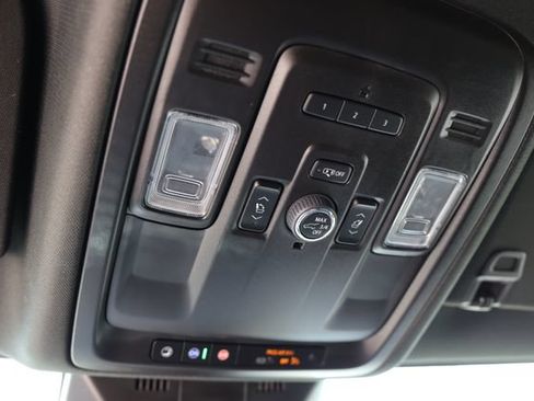 Used 2022 Cadillac Escalade Luxury RWD image 27