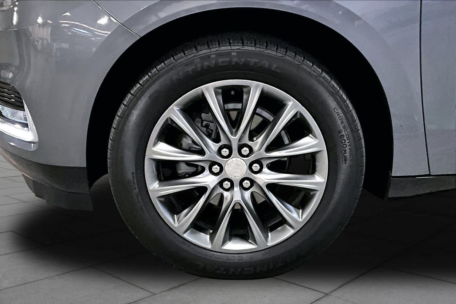 Used 2021 Buick Enclave Essence w/ Sound and Sites Package FWD image 11
