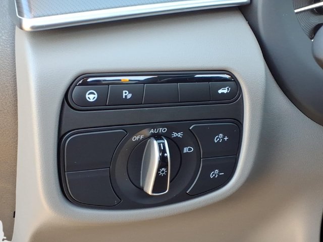 Certified 2023 INFINITI QX50 Luxe FWD image 9