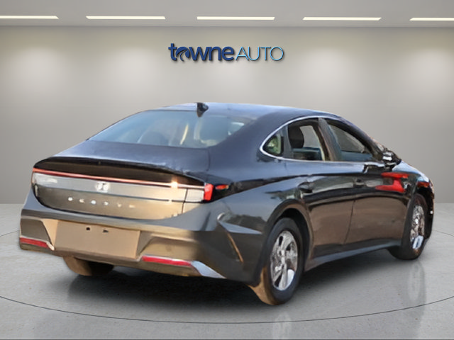Used 2026 Hyundai Sonata SE FWD image 8