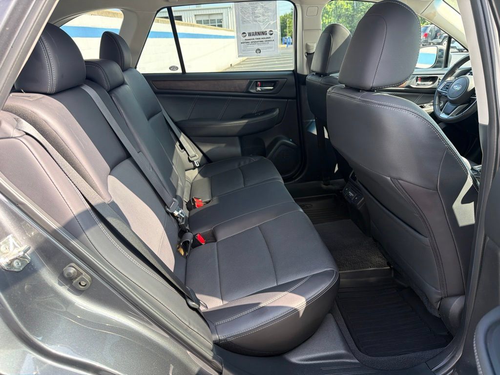 Used 2018 Subaru Outback 3.6R Limited AWD/4WD image 23