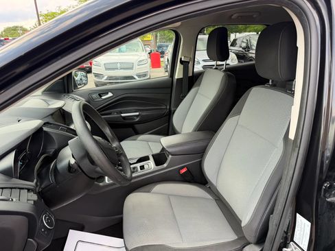 Used 2019 Ford Escape SE FWD image 14