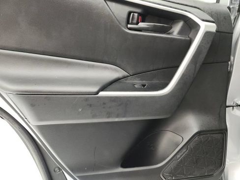 Used 2025 Toyota RAV4 LE FWD image 9