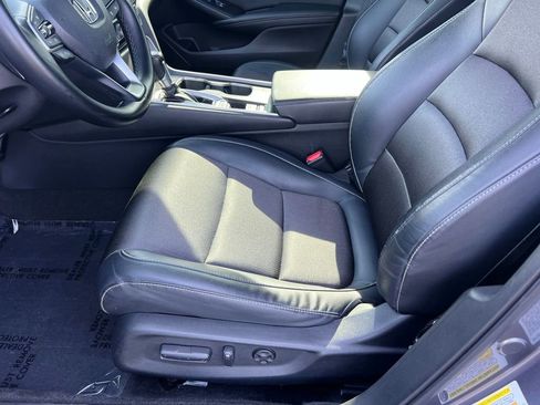 Used 2018 Honda Accord Sport image 10