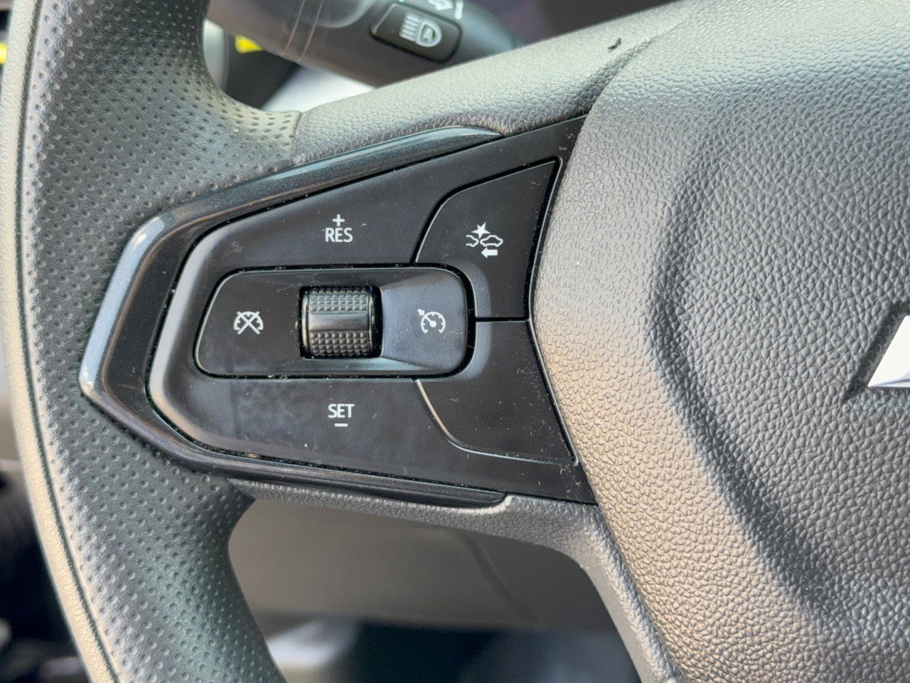 Certified 2024 Chevrolet Trax LT FWD image 18