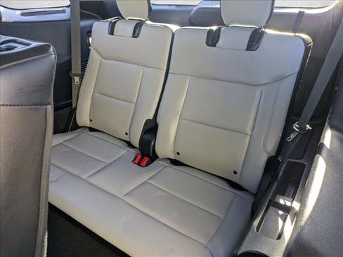 Used 2021 Ford Explorer XLT w/ Equipment Group 202A image 18