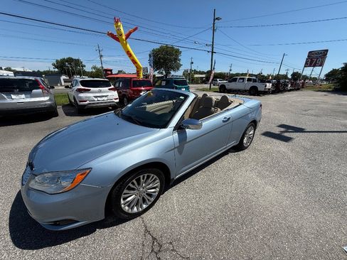 Used 2012 Chrysler 200 Limited FWD image 5