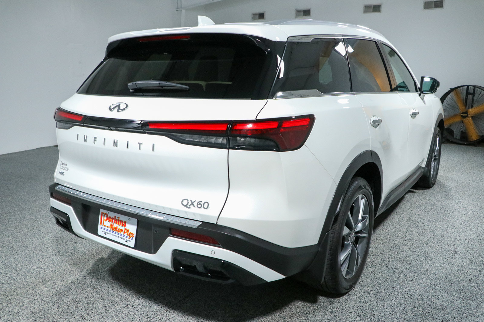 Used 2024 INFINITI QX60 Luxe w/ Vision Package AWD/4WD image 7