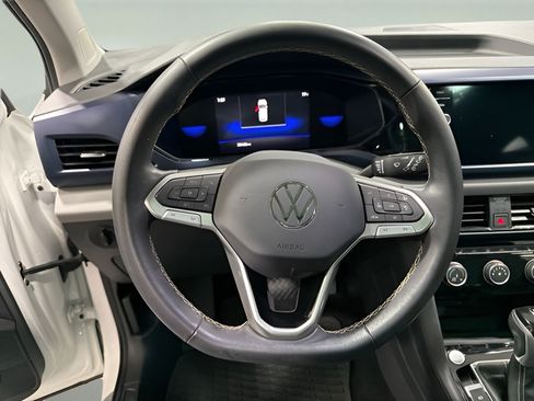 Used 2023 Volkswagen Taos SE w/ Panoramic Sunroof Package FWD image 15