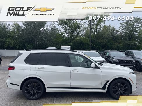 Used 2023 BMW X7 xDrive40i w/ M Sport Package AWD/4WD image 5