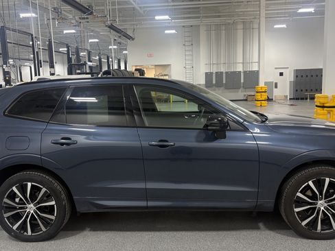 Used 2024 Volvo XC60 B5 Plus AWD/4WD image 11