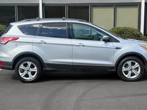 Used 2014 Ford Escape SE w/ Equipment Group 201A image 5