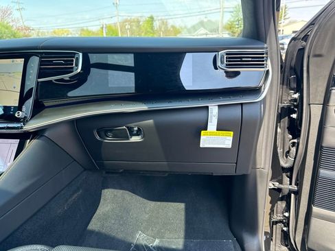 New 2026 Jeep Grand Wagoneer Summit AWD/4WD image 37