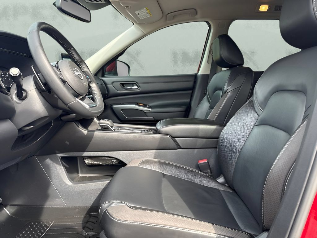 Used 2022 Nissan Pathfinder SL AWD/4WD image 31