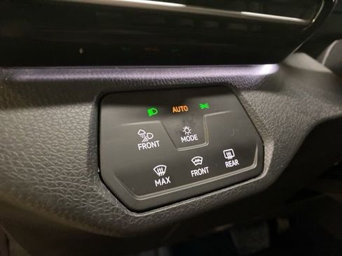 Used 2024 Volkswagen ID.4 Pro S AWD/4WD image 37