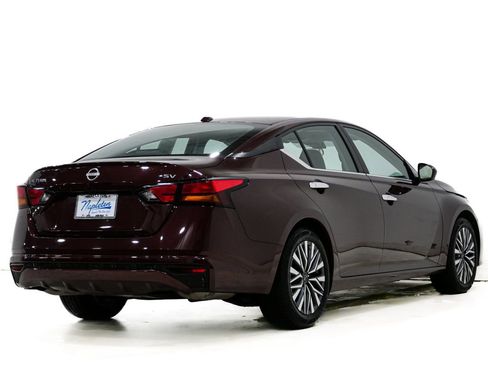 Used 2024 Nissan Altima 2.5 SV image 6