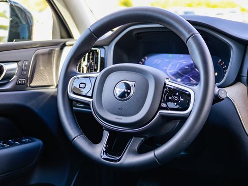 Certified 2026 Volvo XC60 B5 Ultra w/ Climate Package image 17