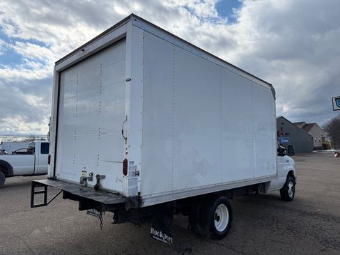 Used 2022 Ford E-350 and Econoline 350 Super Duty w/ Power Windows & Locks Group image 8