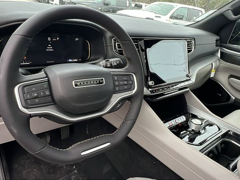 New 2025 Jeep Wagoneer L Series III image 23