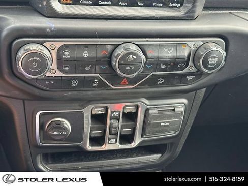 Used 2021 Jeep Wrangler Unlimited Sahara AWD/4WD image 31