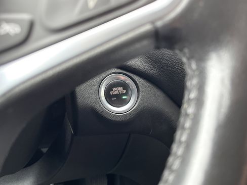 Used 2022 Chevrolet Equinox LT image 20