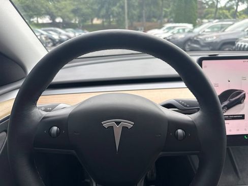 Used 2023 Tesla Model Y Long Range AWD/4WD image 12