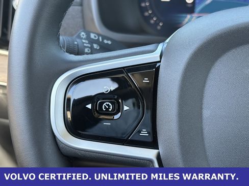 Certified 2025 Volvo XC90 B6 Plus image 18