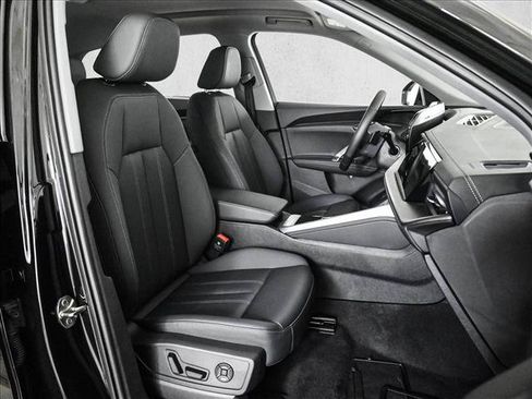 Certified 2025 Audi Q5 Premium w/ Convenience Package AWD/4WD image 21