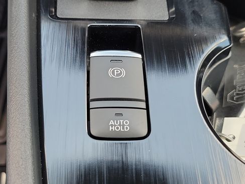 Used 2024 Nissan Rogue S FWD image 28