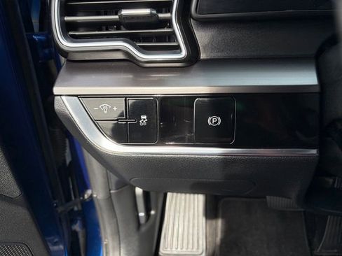 Used 2023 Kia Sportage EX image 27