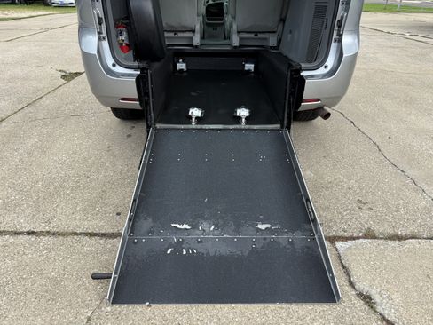 Used 2013 Toyota Sienna L w/ Towing Pkg FWD image 26