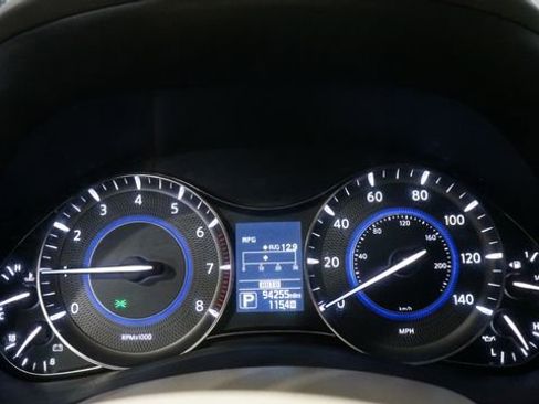 Used 2016 INFINITI QX80 4WD w/ Driver's Assistance Package image 11