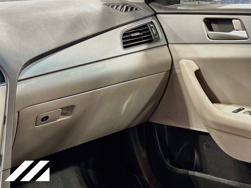 Used 2016 Hyundai Sonata SE w/ Cargo Package FWD image 23
