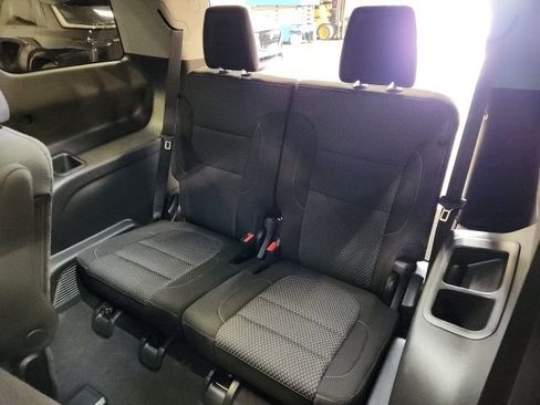 Certified 2023 GMC Acadia SLE w/ Driver Convenience Package image 22