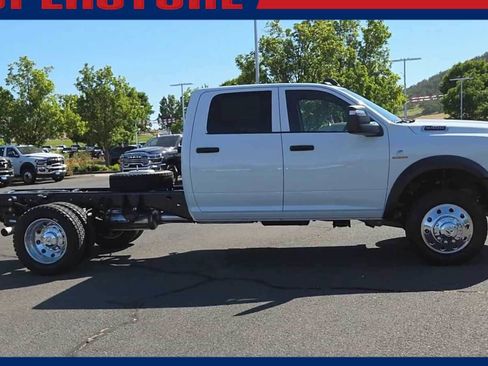 New 2026 RAM 5500 Tradesman AWD/4WD image 9