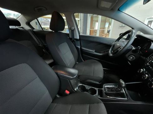 Used 2018 Kia Forte LX image 25