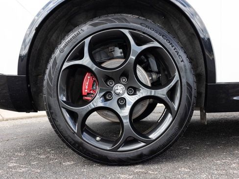 Used 2024 Alfa Romeo Stelvio Veloce image 70