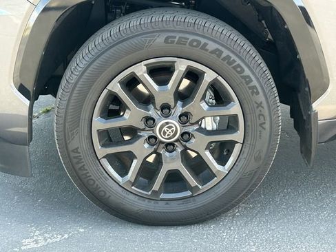 Used 2024 Toyota Sequoia Platinum image 10